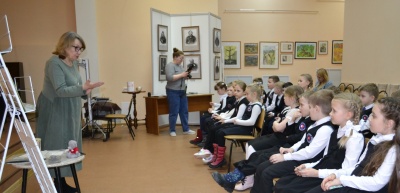 Великолукских школьников познакомили с серией книг «Заповедные истории» Национального парка «Себежский»