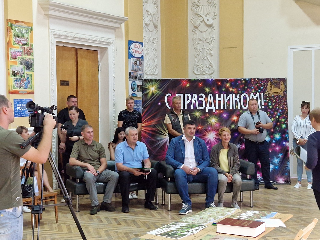 В Шахтёрском районе Донецкой Народной Республики представили выставочные проекты